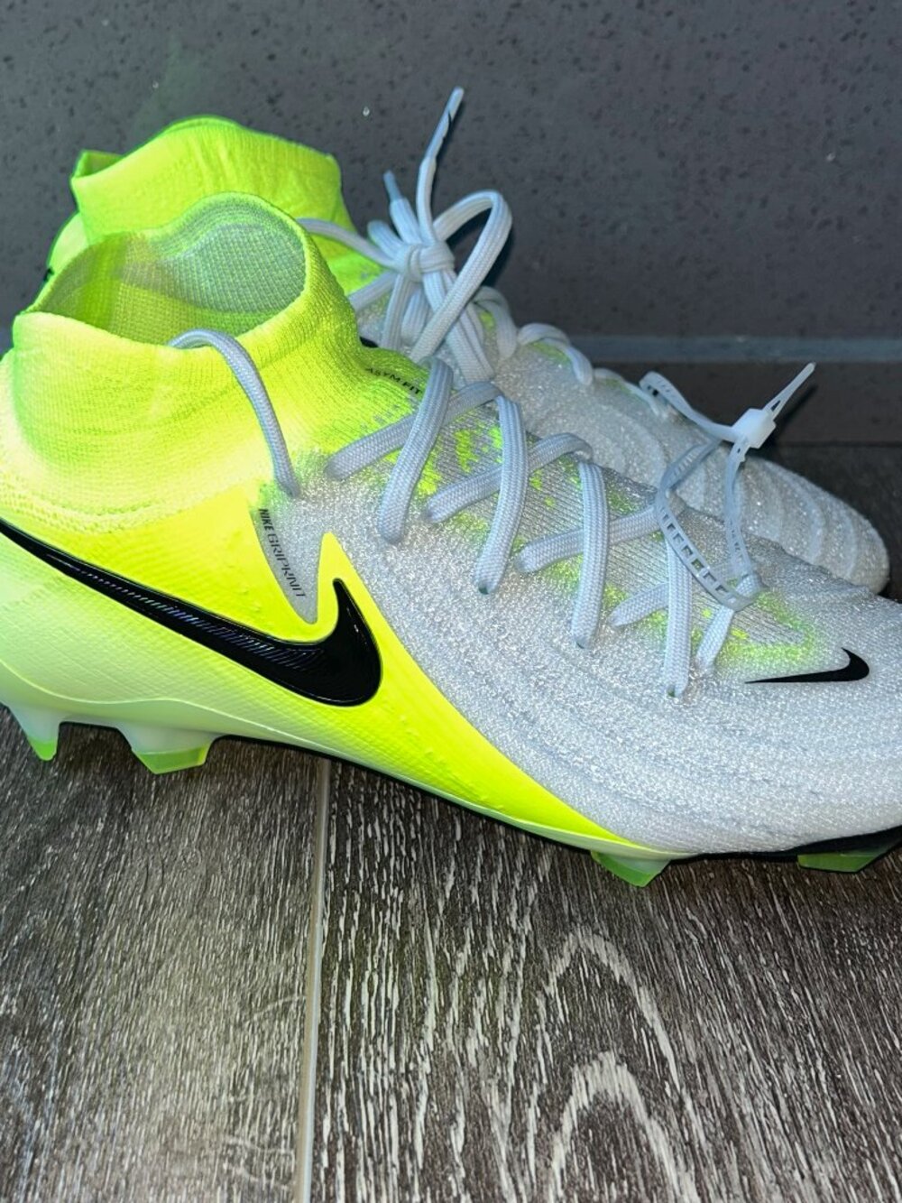 Nike Phantom Luna 2 Elite FG Grey Volt Soccer Cleats HF4358-003 Men Sz 6.5 NEW - Picture 2 of 7